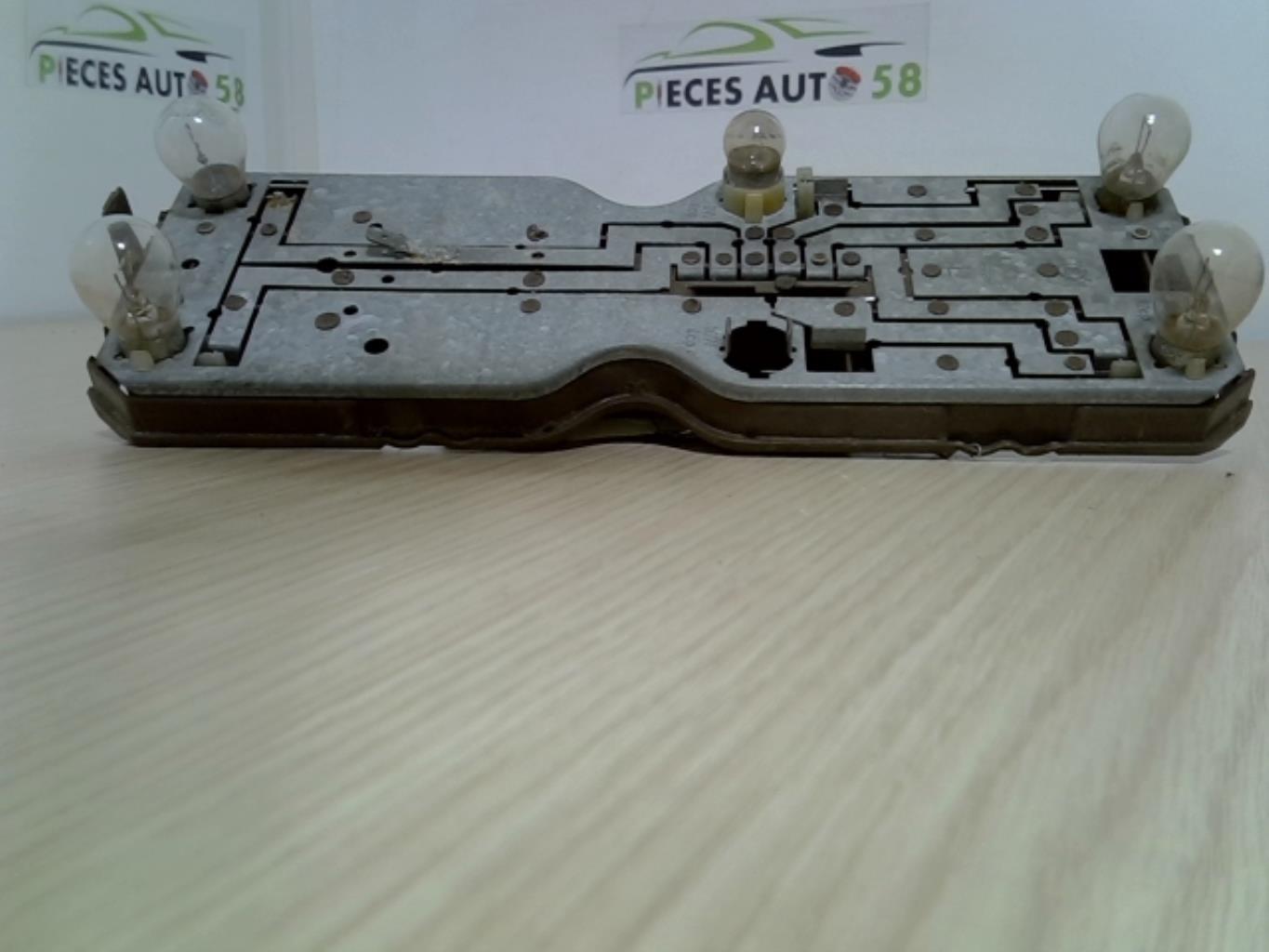 Platine feu arriere droit AUDI 100 1  - 1