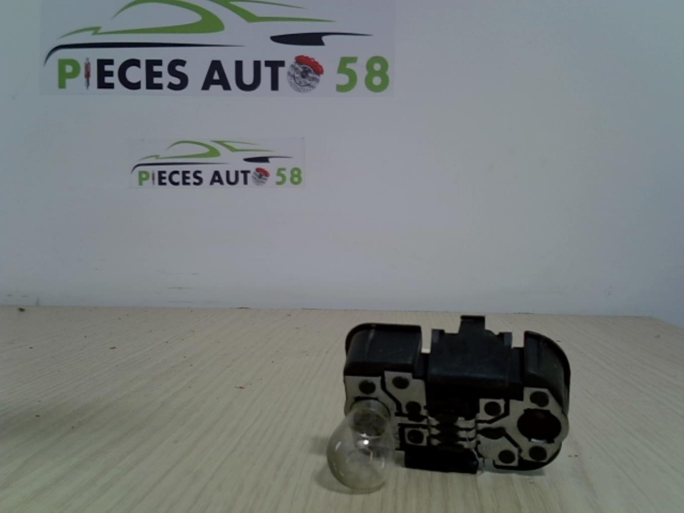 Platine feu arriere droit RENAULT R21  - 1