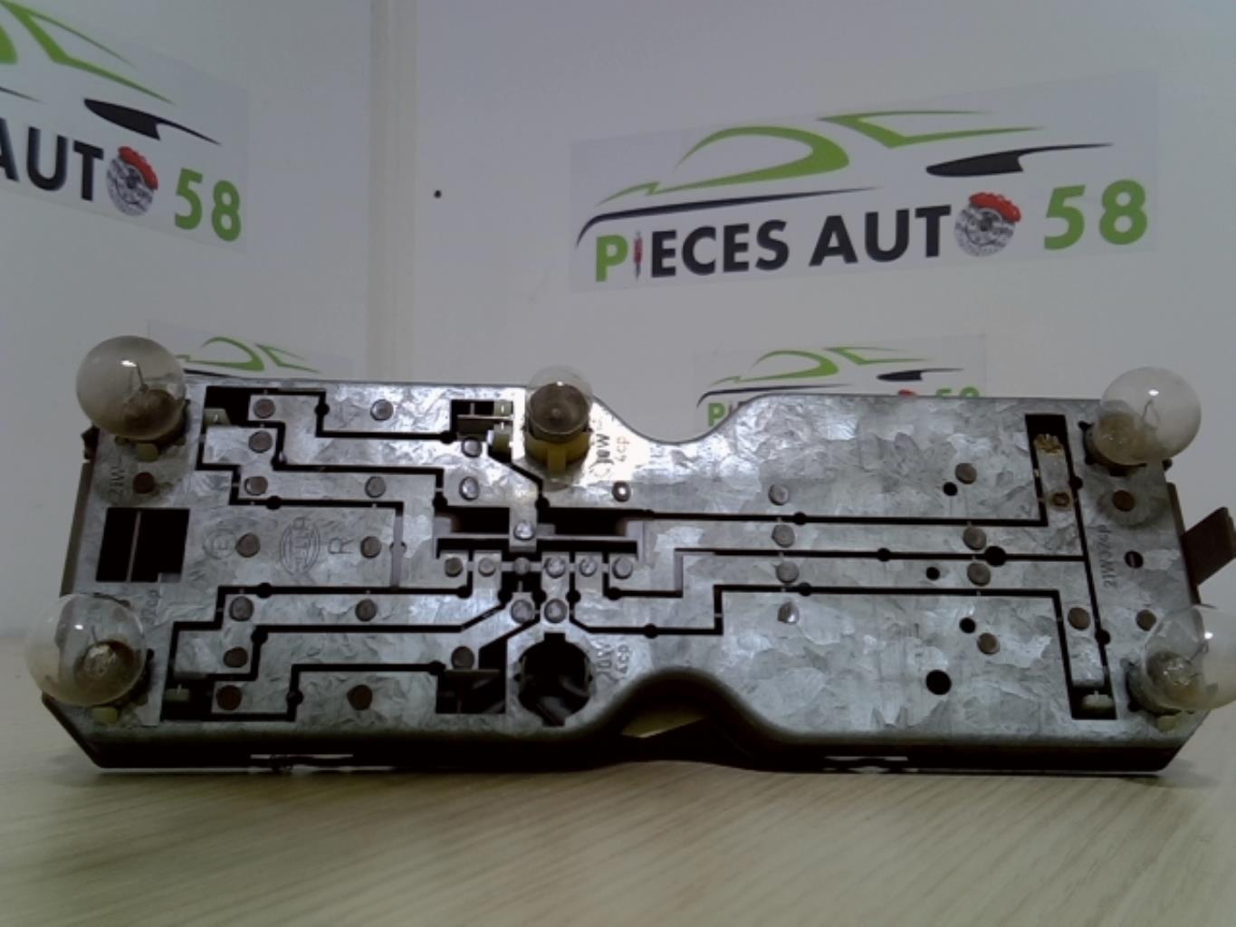 Platine feu arriere droit AUDI 100 1  - 1