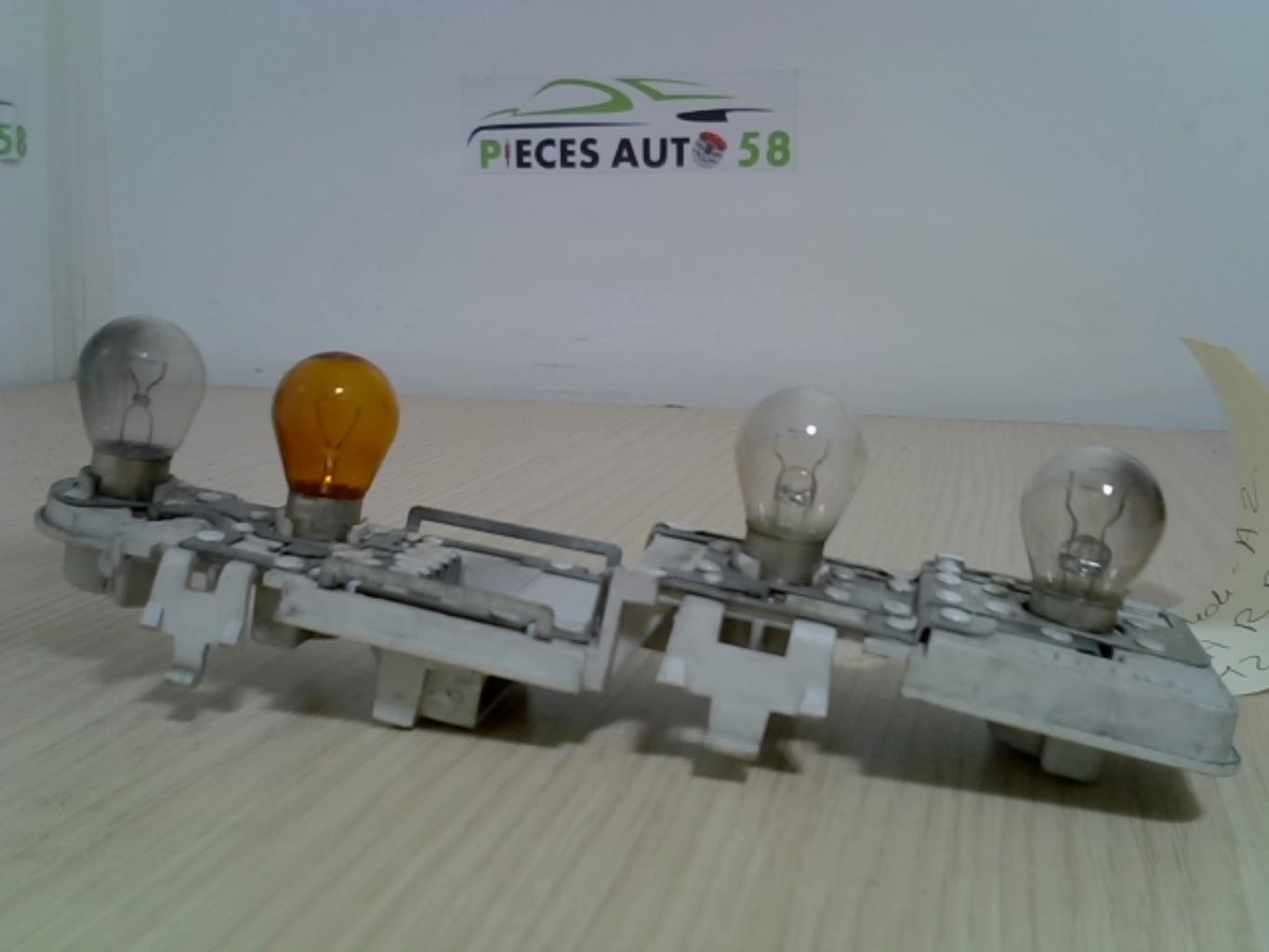 Platine feu arriere droit AUDI A2  - 1
