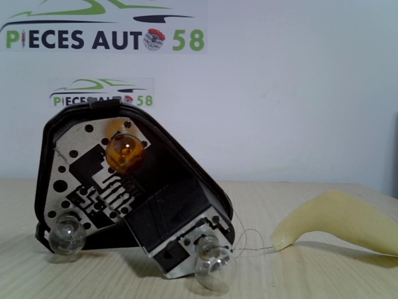 Platine feu arriere droit RENAULT CLIO 3  - 1