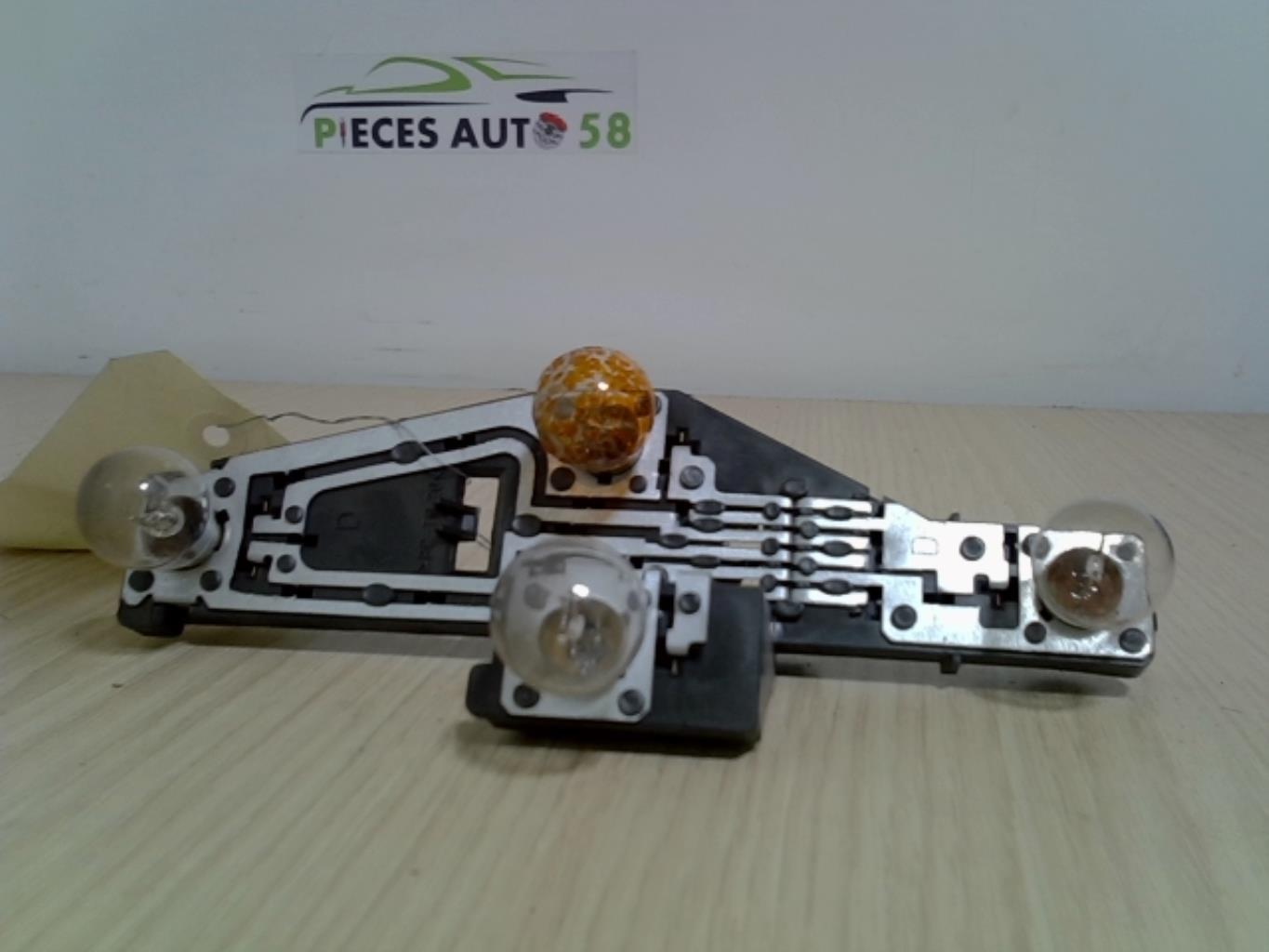 Platine feu arriere droit RENAULT LAGUNA 2 PHASE 1 BREAK  - 1