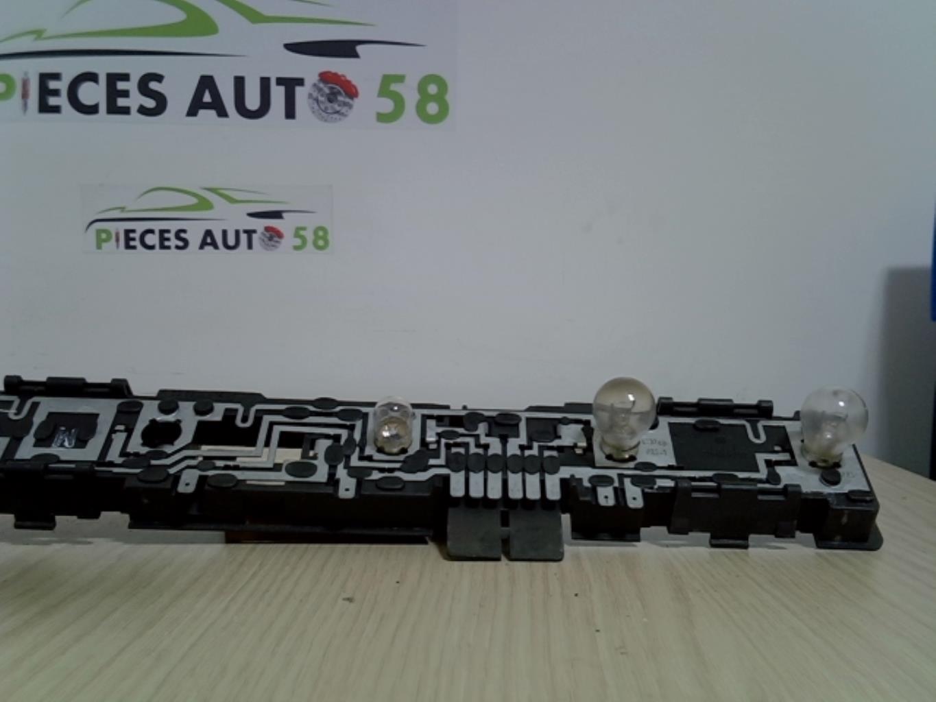 Platine feu arriere gauche AUDI 100 1  - 1