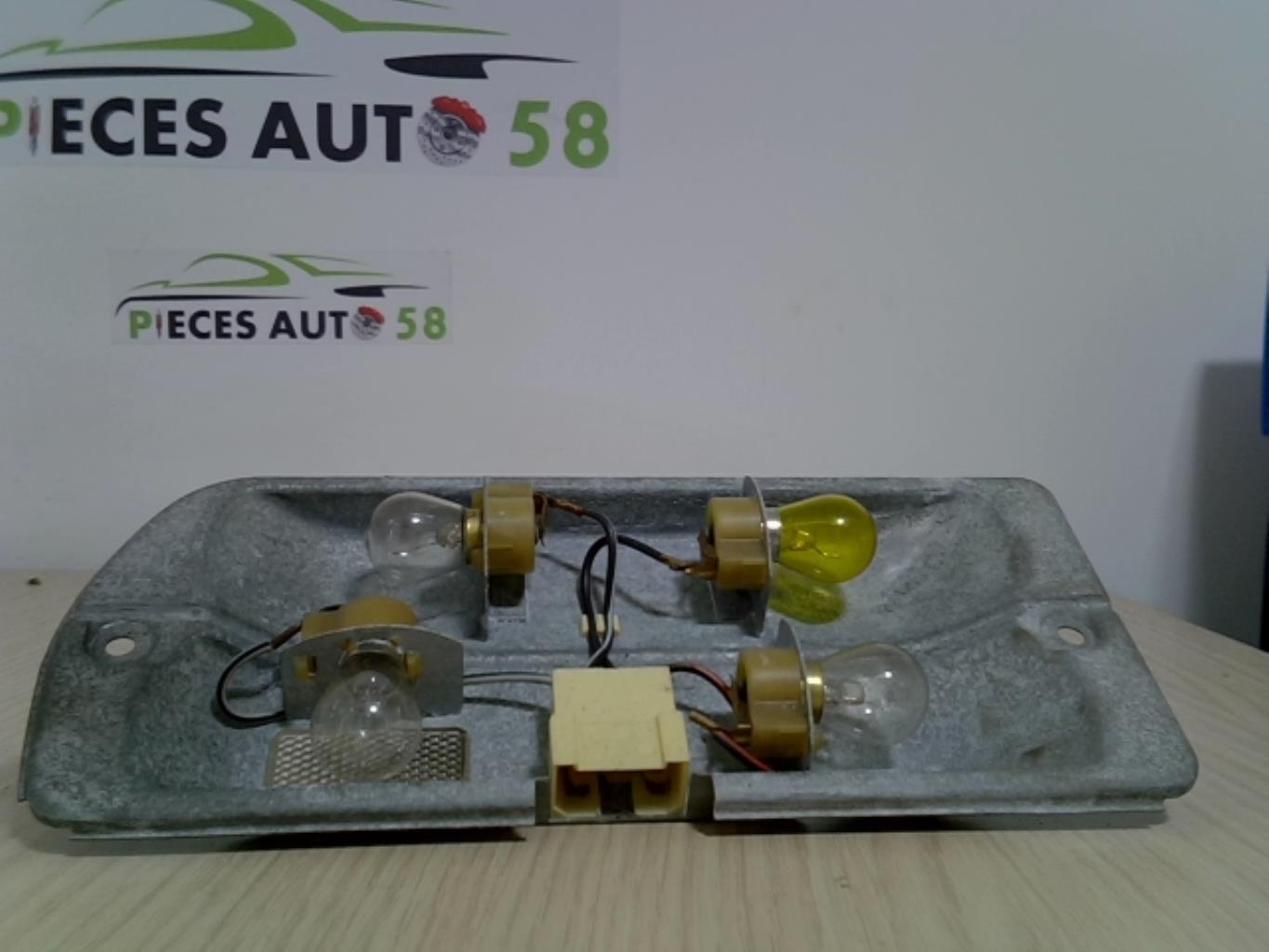 Platine feu arriere gauche AUDI 80 1  - 1