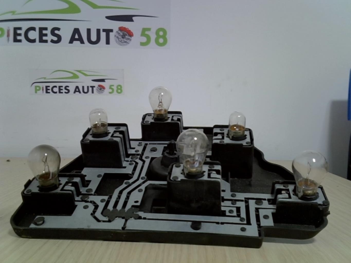 Platine feu arriere gauche BMW SERIE 5 E39  - 1
