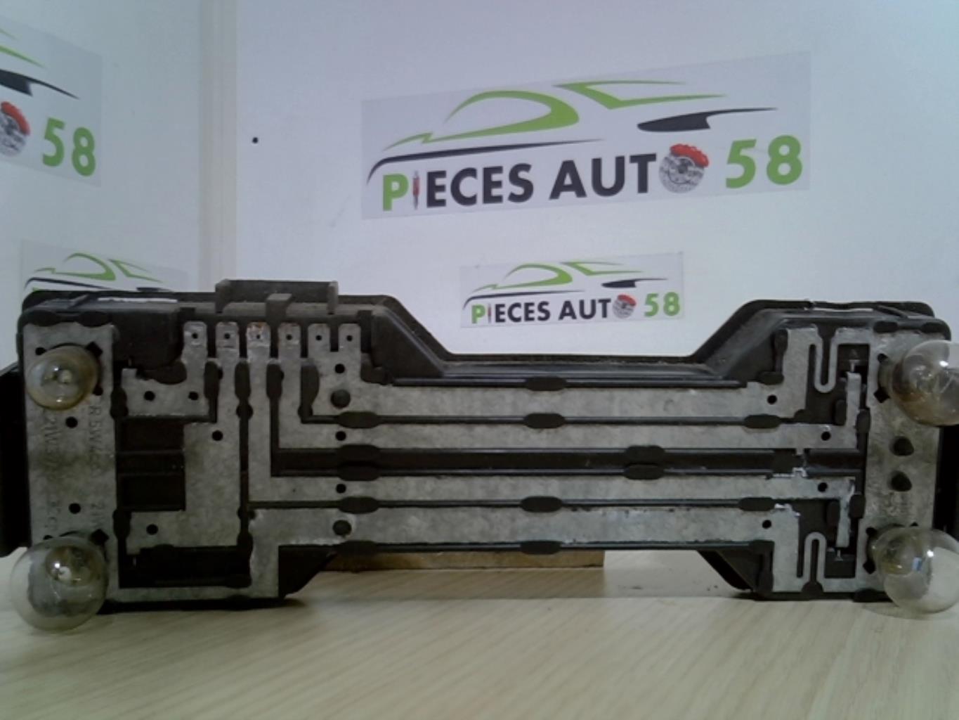 Platine feu arriere droit AUDI 80 2  - 1