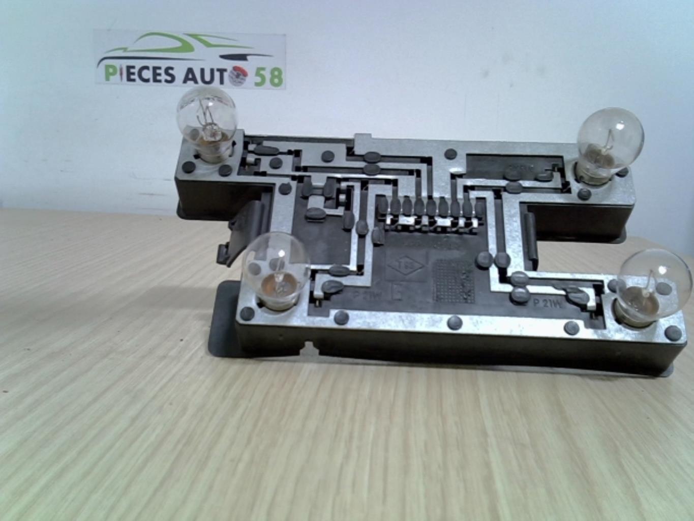 Platine feu arriere gauche RENAULT CLIO 2 PHASE 1 Essence - 1