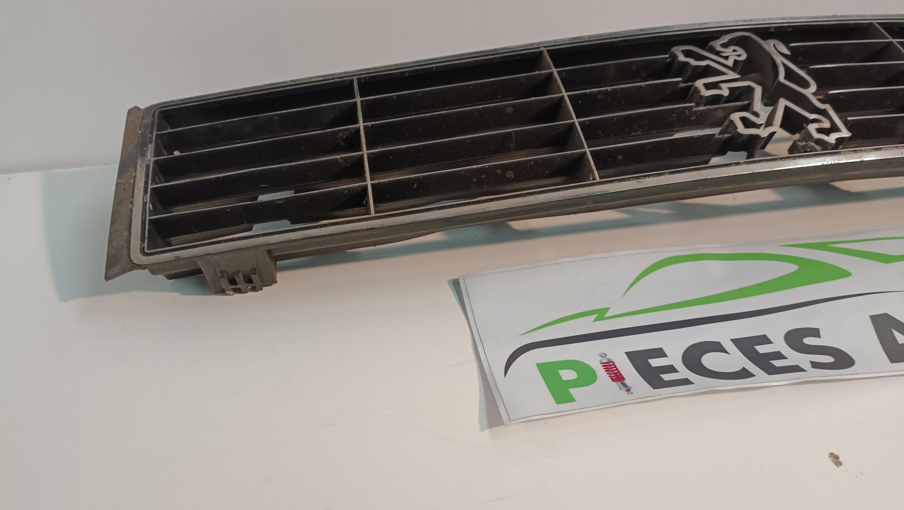 Calandre PEUGEOT 305 PHASE 2  - 1