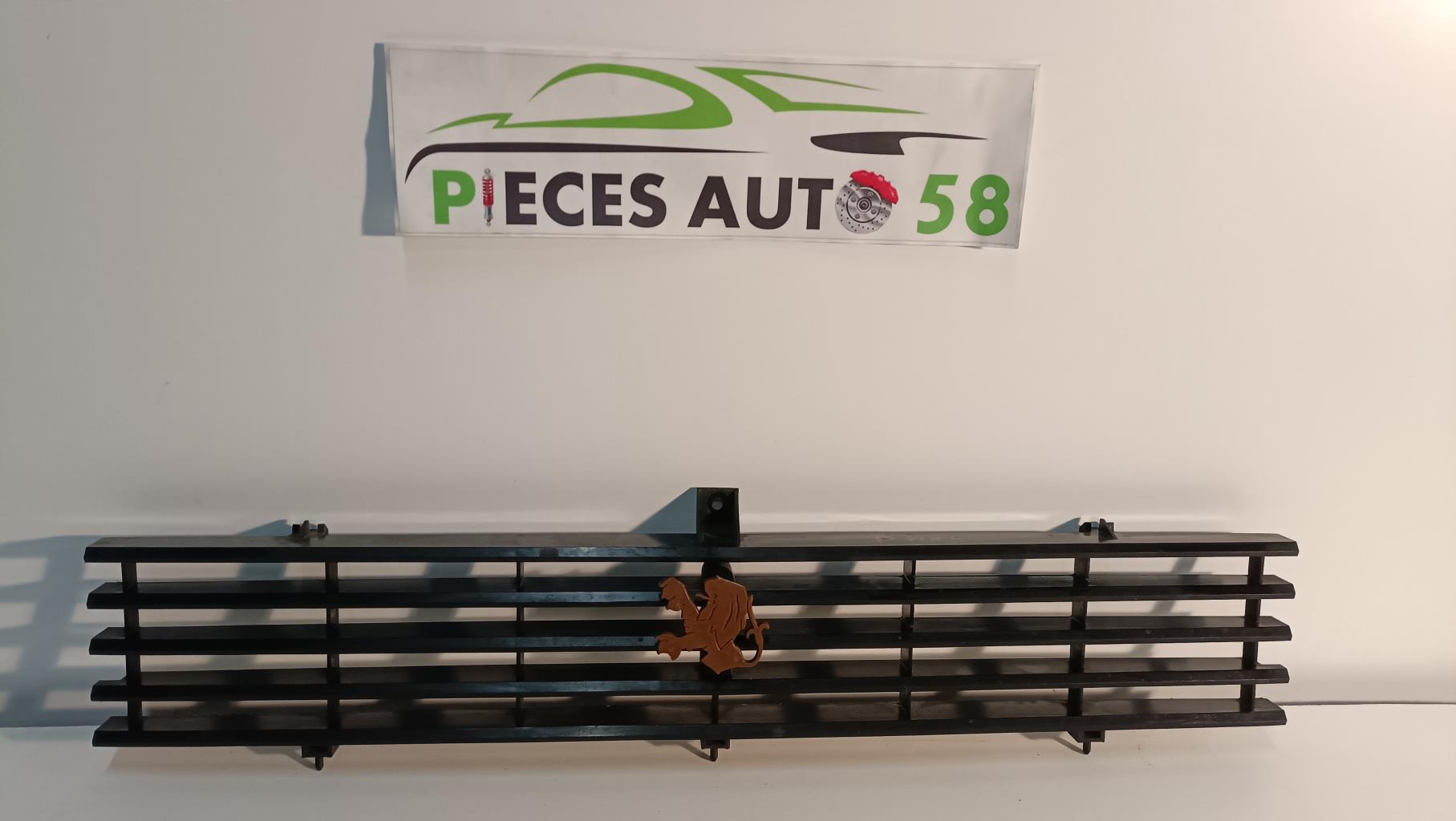 Calandre PEUGEOT 104  - 1