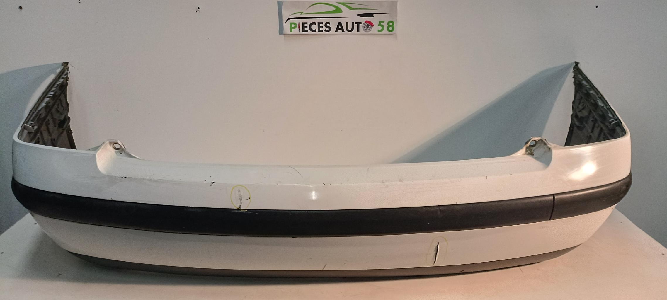 Pare choc arriere VOLKSWAGEN PASSAT 4 PHASE 1 Diesel - 1