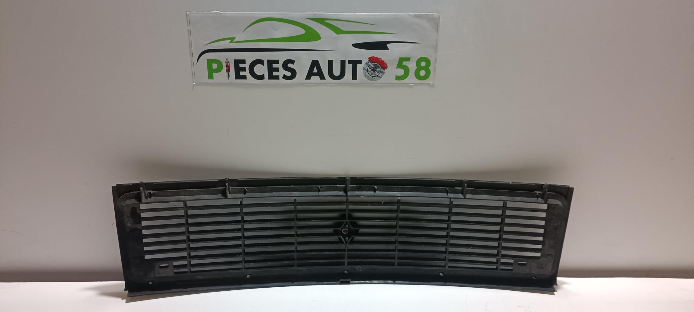 Calandre RENAULT R12  - 1