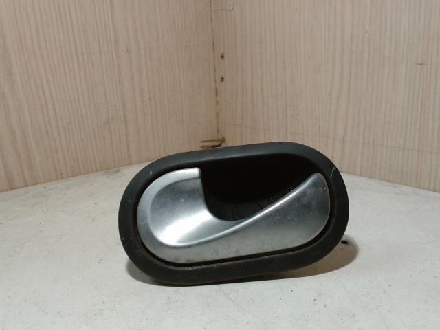 Poignee interieur avant gauche RENAULT MEGANE 2 PHASE 1 Diesel - 1