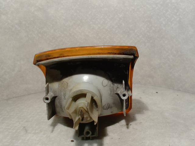 Optique avant secondaire gauche (feux)(clignotant) AUDI 80 1  - 1