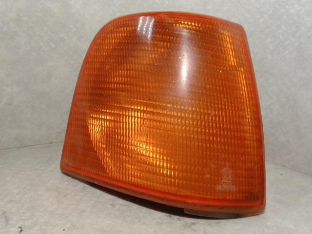 Optique avant secondaire droit (feux)(clignotant) AUDI 100 3 Essence - 1