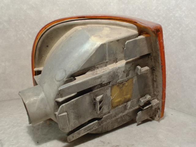 Optique avant secondaire gauche (feux)(clignotant) AUDI 100 3 Essence - 1