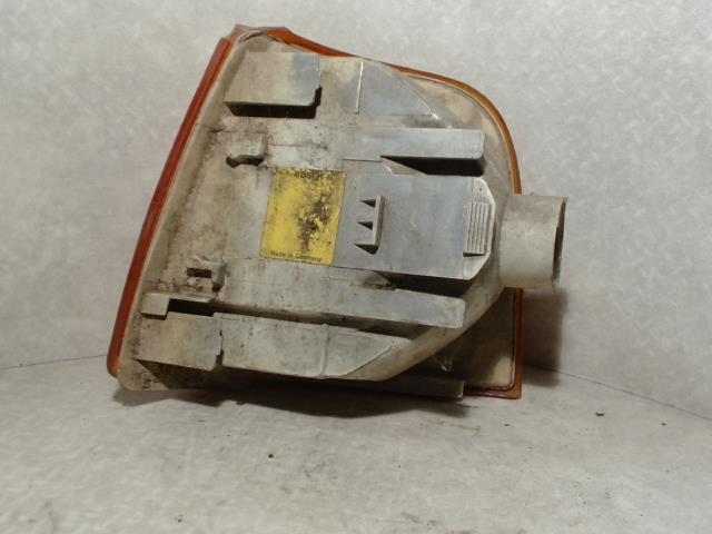 Optique avant secondaire droit (feux)(clignotant) AUDI 100 2 PHASE 1 Essence - 1
