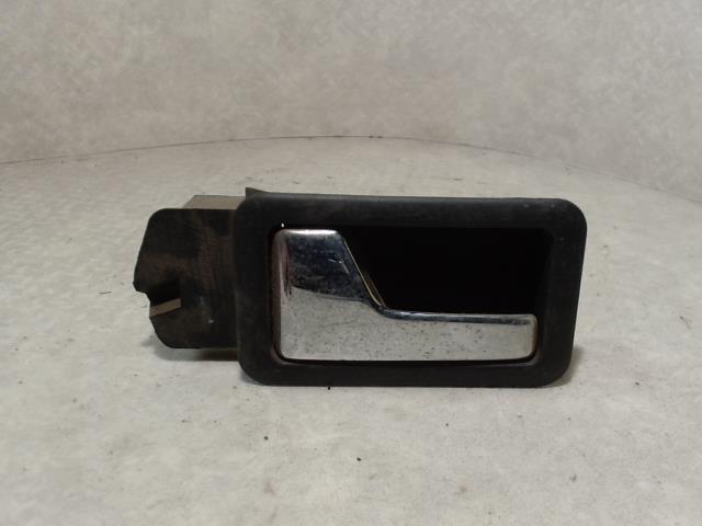 Poignee interieur arriere gauche AUDI 80 1  - 1