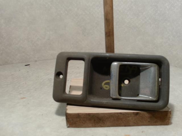 Poignee interieur arriere gauche MAZDA 626 2 PHASE 2 Essence - 1