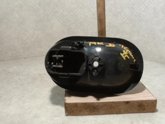 Poignee interieur arriere droit RENAULT MEGANE 2 PHASE 2 Diesel - 1