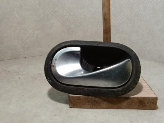 Poignee interieur avant gauche RENAULT MEGANE 2 PHASE 2 BREAK Diesel - 1