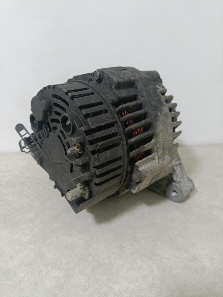 Alternateur AUDI A4 1 Essence - 1