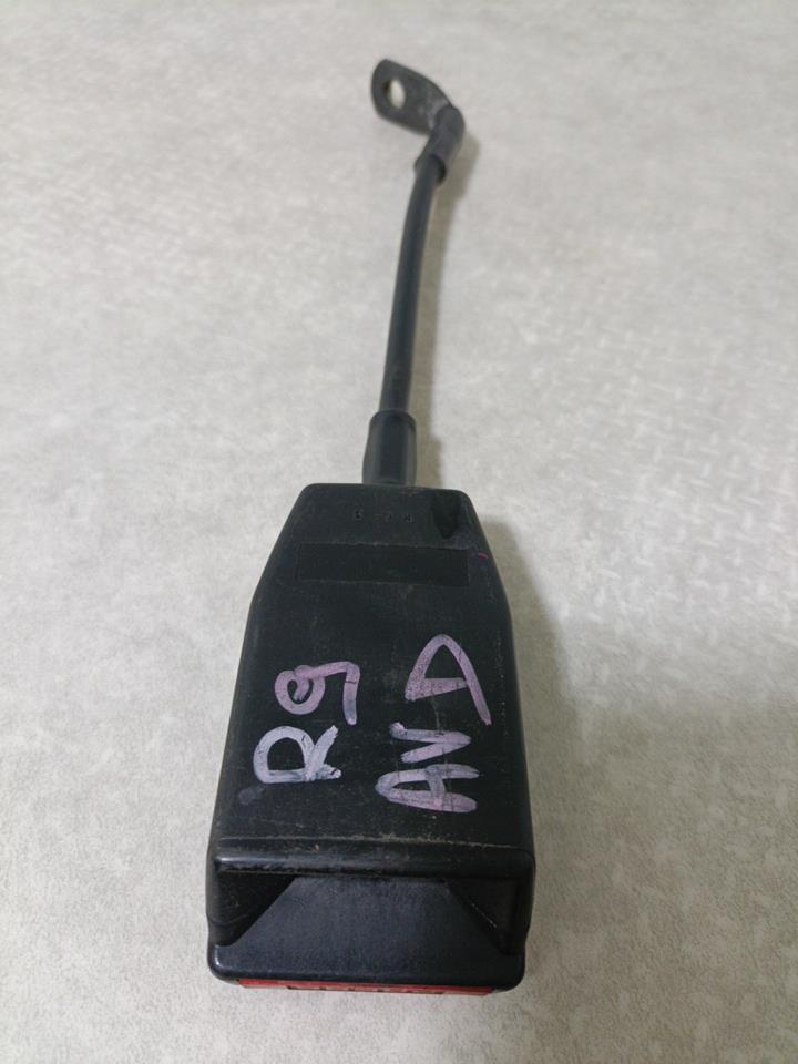 Attache ceinture avant gauche RENAULT R4 Essence - 1