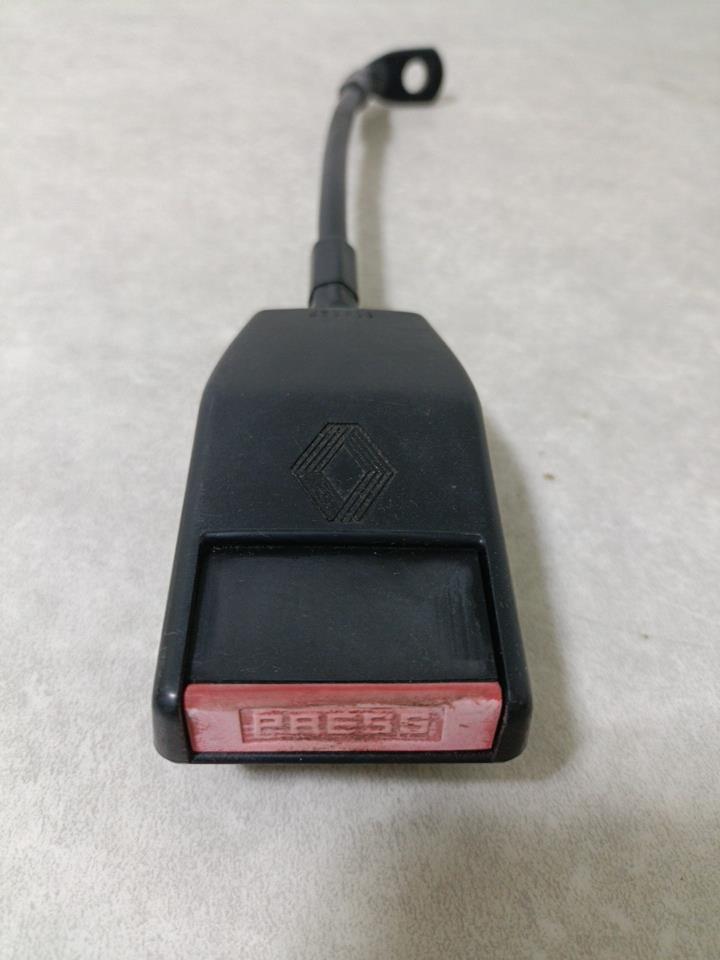 Attache ceinture avant gauche RENAULT R9 Essence - 1