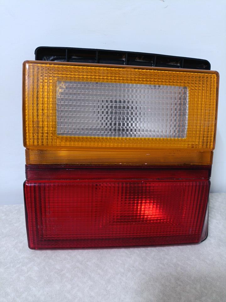 Feu arriere secondaire gauche (feux) AUDI 100 2 PHASE 1 Essence - 1