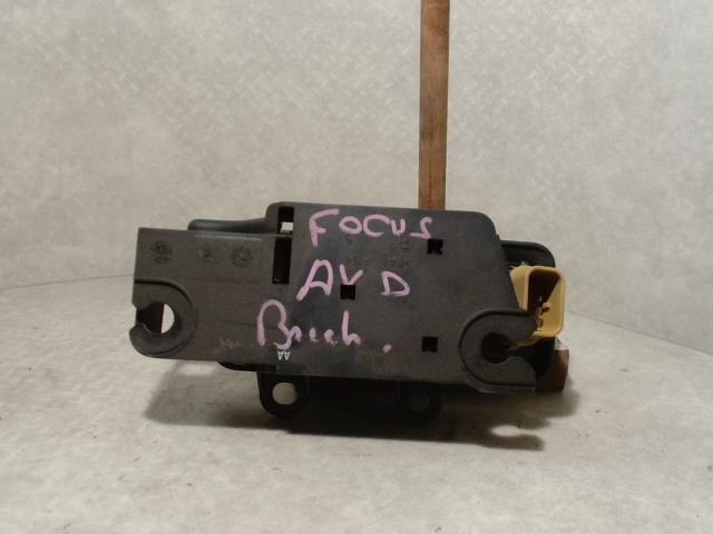 Poignee interieur avant droit FORD FOCUS 1 BREAK Diesel - 1