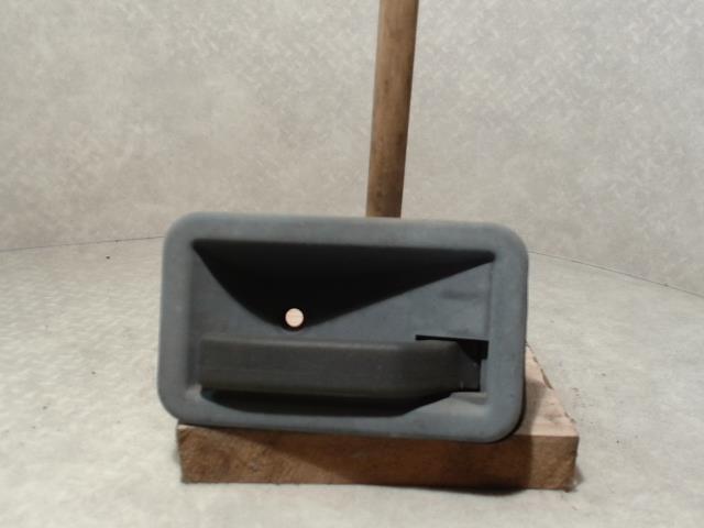 Poignee interieur avant droit RENAULT R11 Essence - 1