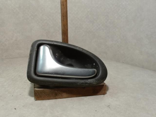 Poignee interieur avant gauche RENAULT CLIO 2 PHASE 2 Diesel - 1