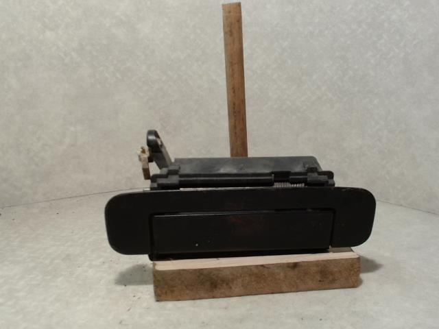 Poignee porte arriere droit AUDI 80 3 PHASE 2 Diesel - 1