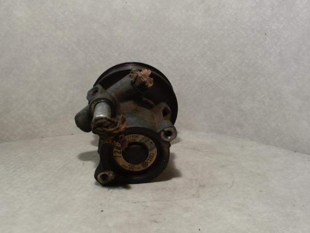 Pompe de direction VOLKSWAGEN POLO 3 PHASE 1 Essence - 1
