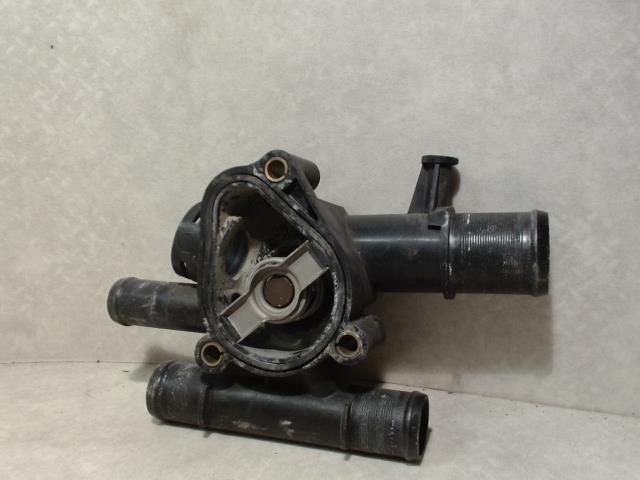 Boitier eau RENAULT MEGANE 2 PHASE 1 Diesel - 1