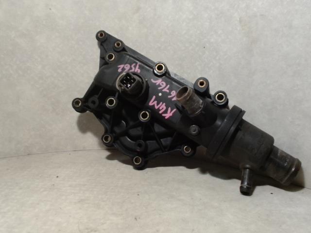 Boitier eau RENAULT CLIO 2 PHASE 2 Essence - 1