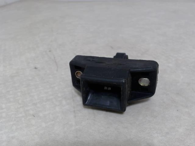 Serrure de coffre RENAULT CLIO 2 PHASE 1 Diesel - 1