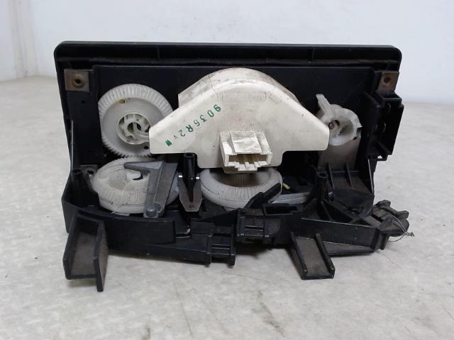 Commande chauffage VOLKSWAGEN 1.0 I 45 8V Essence - 1