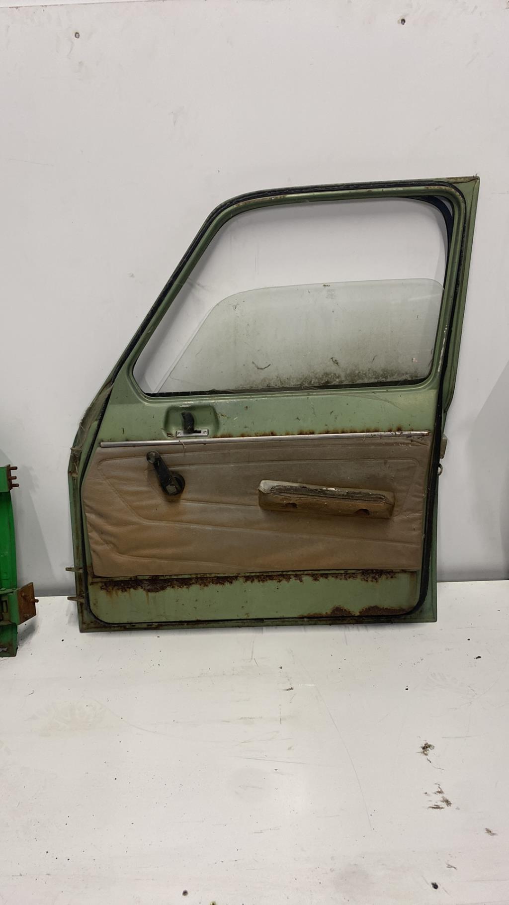 Porte avant droit RENAULT R6 Essence - 1