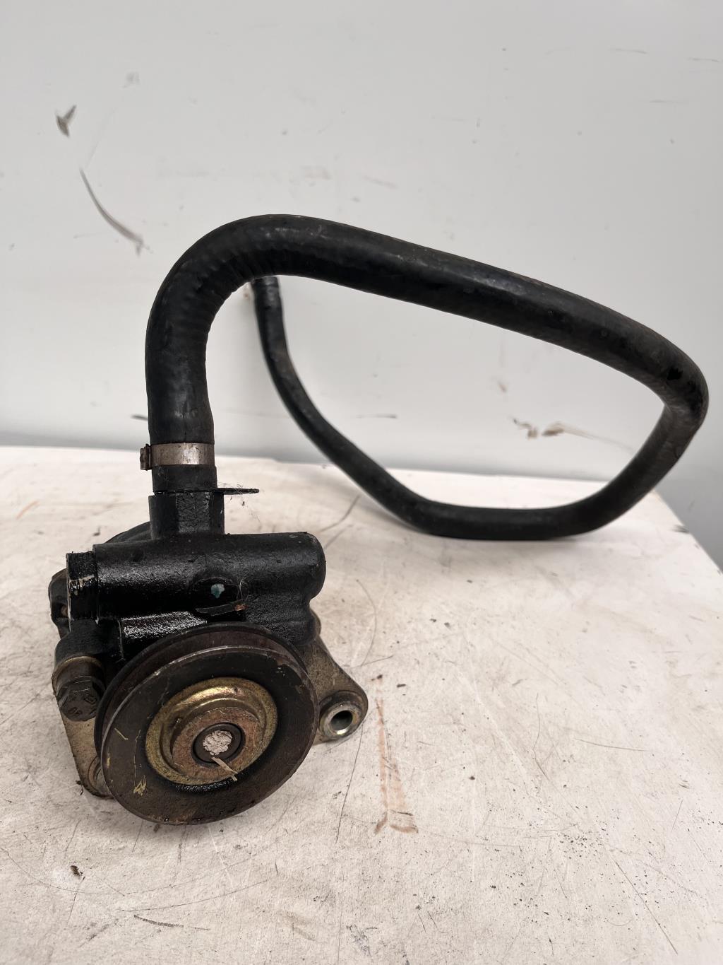 Pompe de direction PEUGEOT 405 PHASE 1 BREAK Diesel - 1