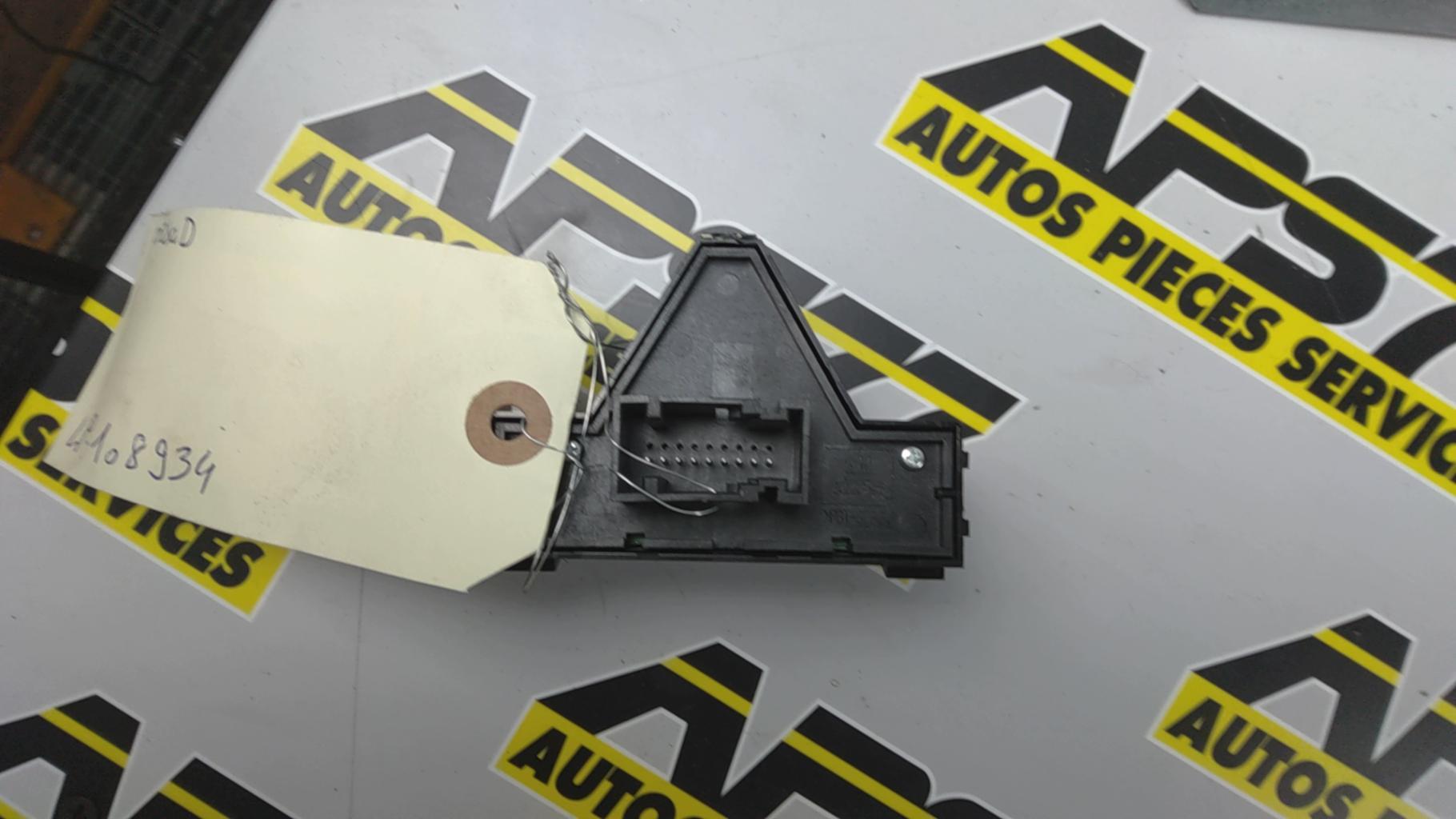Bouton de warning OPEL CORSA D PHASE 1 Diesel - 1