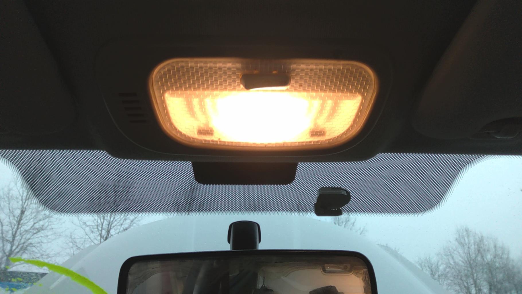 Eclairage de plafonnier PEUGEOT 207 PHASE 1 Diesel - 1
