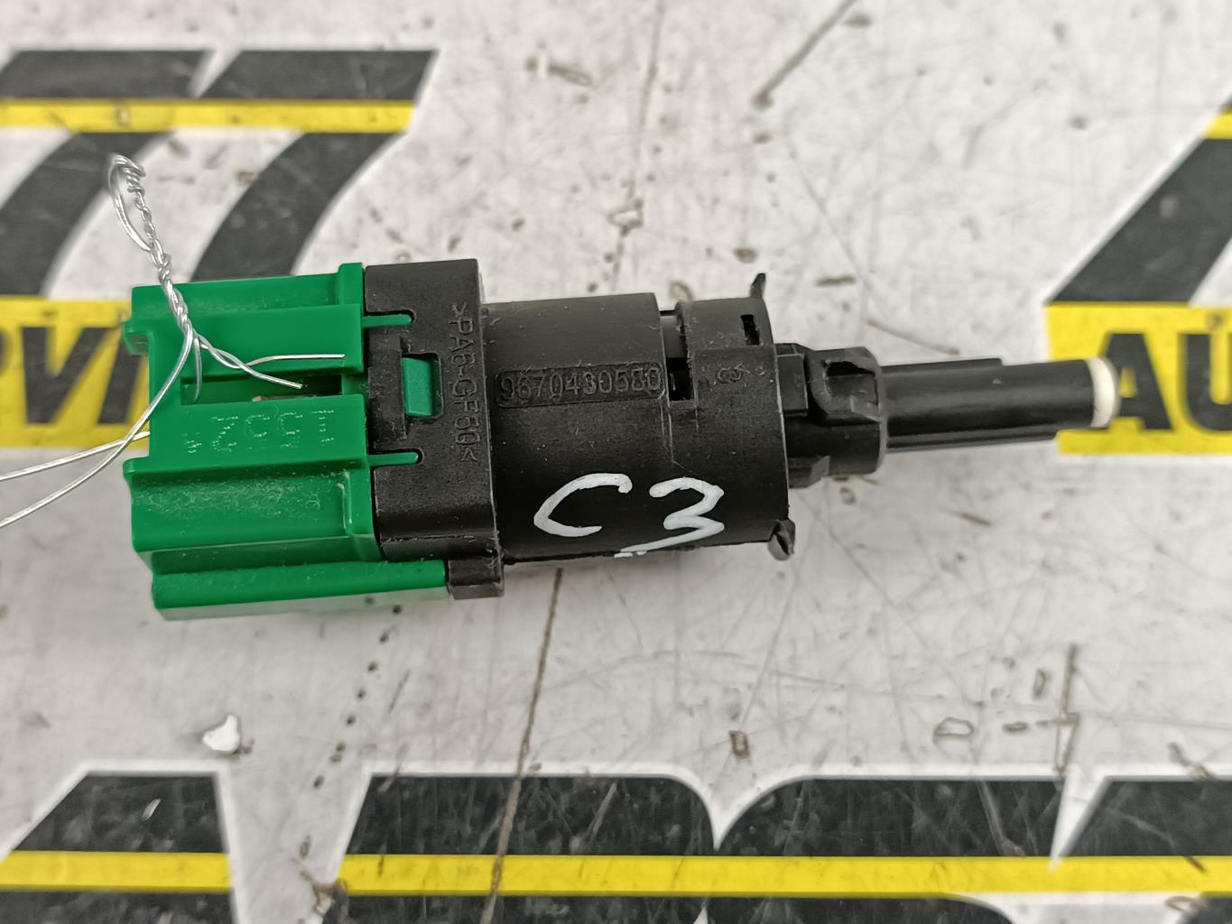 Contacteur feu stop CITROEN C3 2 PHASE 1 Essence - 1