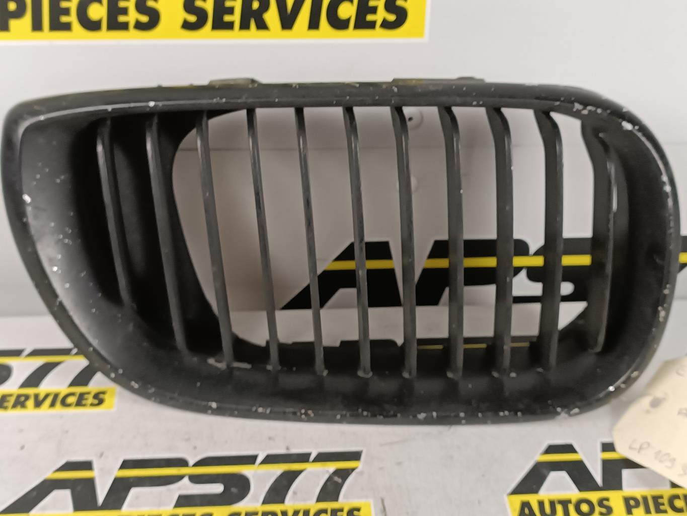 Grille de calandre droite BMW SERIE 3 E46 TOURING PHASE 2 BREAK Diesel - 1