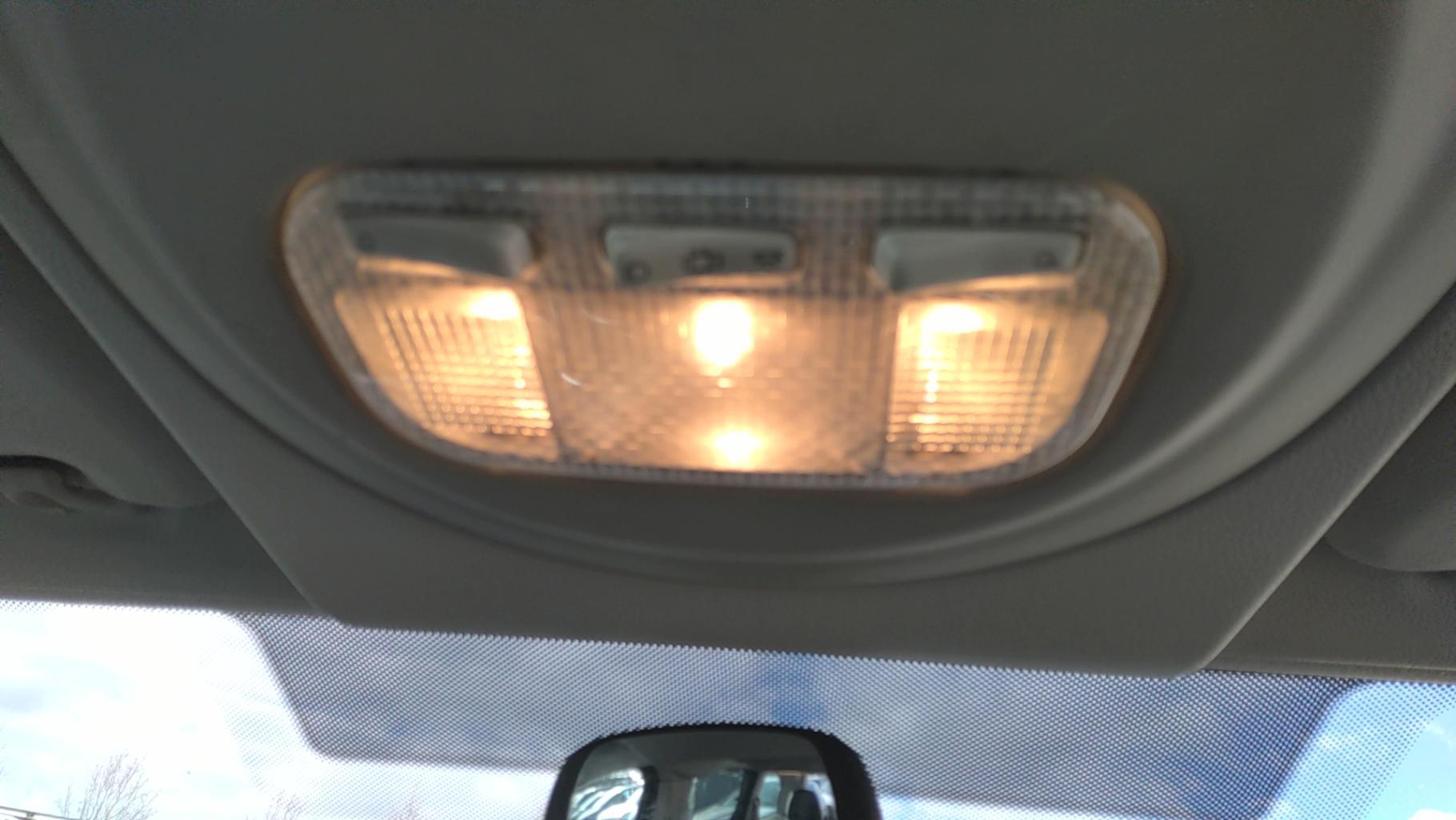 Eclairage de plafonnier CITROEN BERLINGO 2 PHASE 1 Diesel - 1