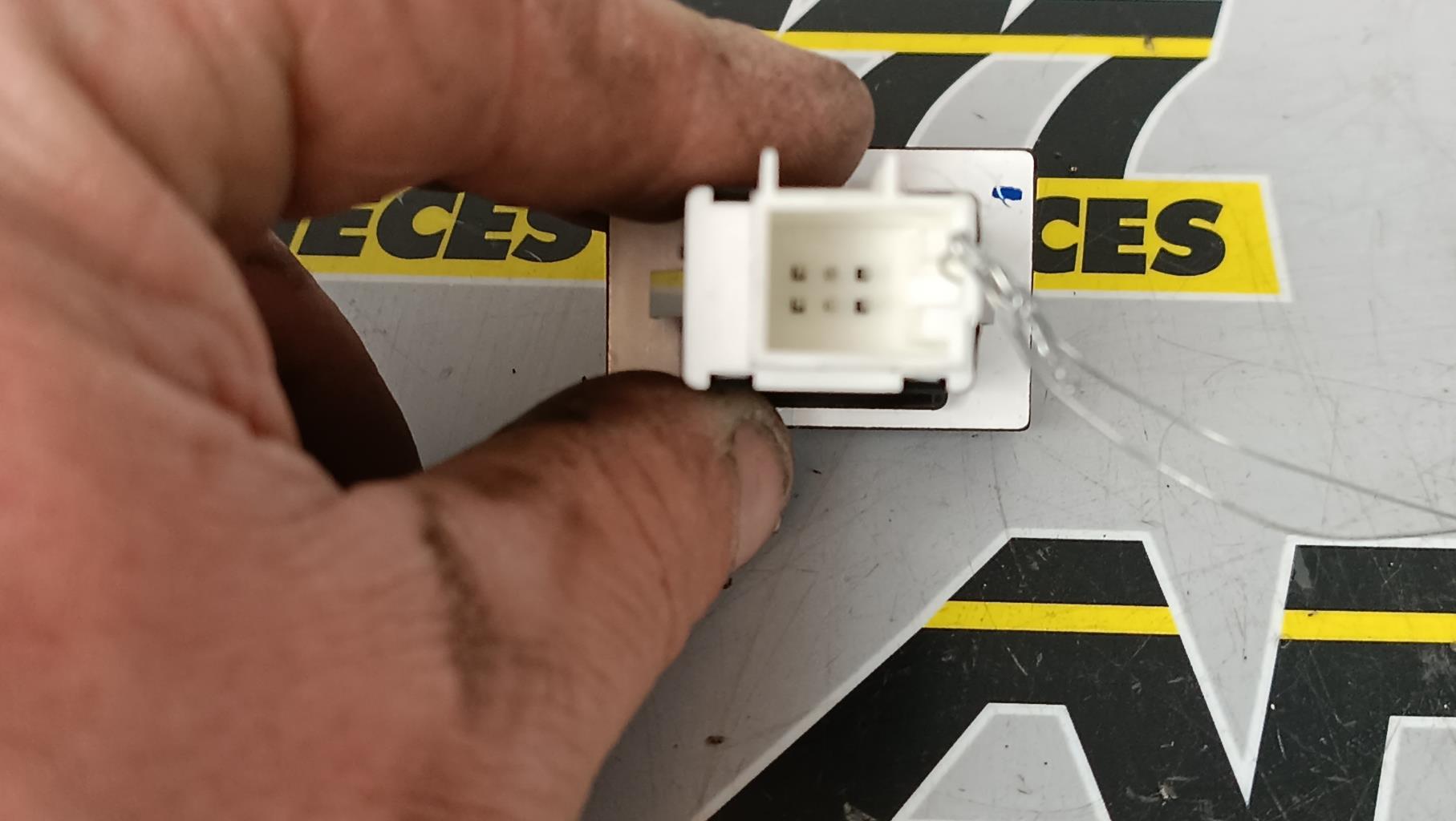 Bouton de warning SKODA SUPERB 2 PHASE 1  - 1