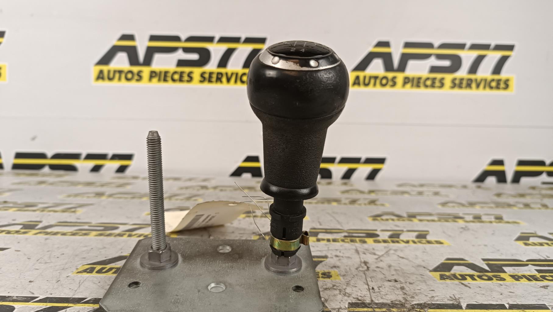 Pommeau de vitesses SEAT IBIZA 3 PHASE 1 Essence - 1