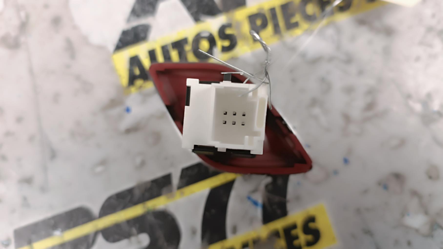 Bouton de warning CITROEN C3 2 PHASE 1 Diesel - 1