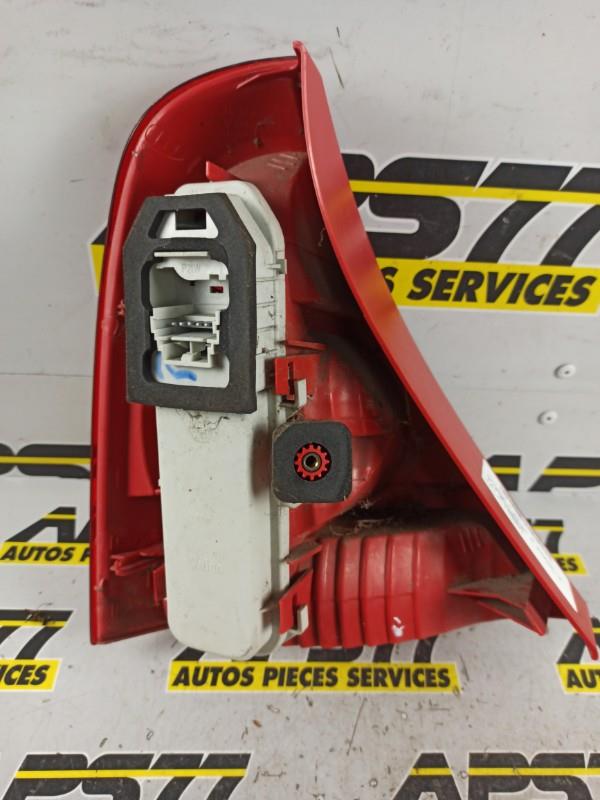 Feu arriere principal droit (feux) RENAULT CLIO 2 PHASE 2 Essence - 1