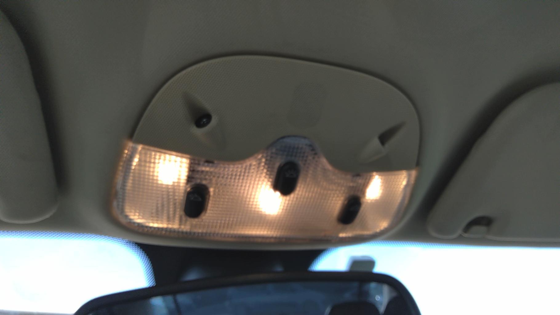 Eclairage de plafonnier PEUGEOT 607 PHASE 1 Diesel - 1