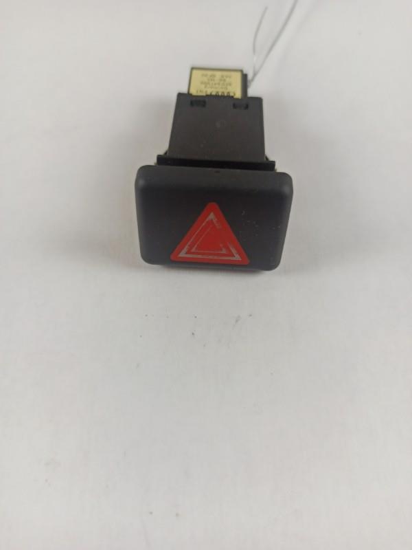Bouton de warning AUDI A4 2 AVANT PHASE 2 BREAK Diesel - 1